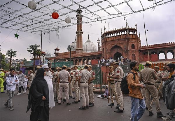 court  orders  jama masjid  illegal construction
