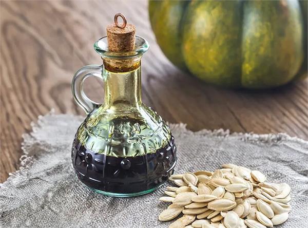 make this effective oil at home with pumpkin seeds