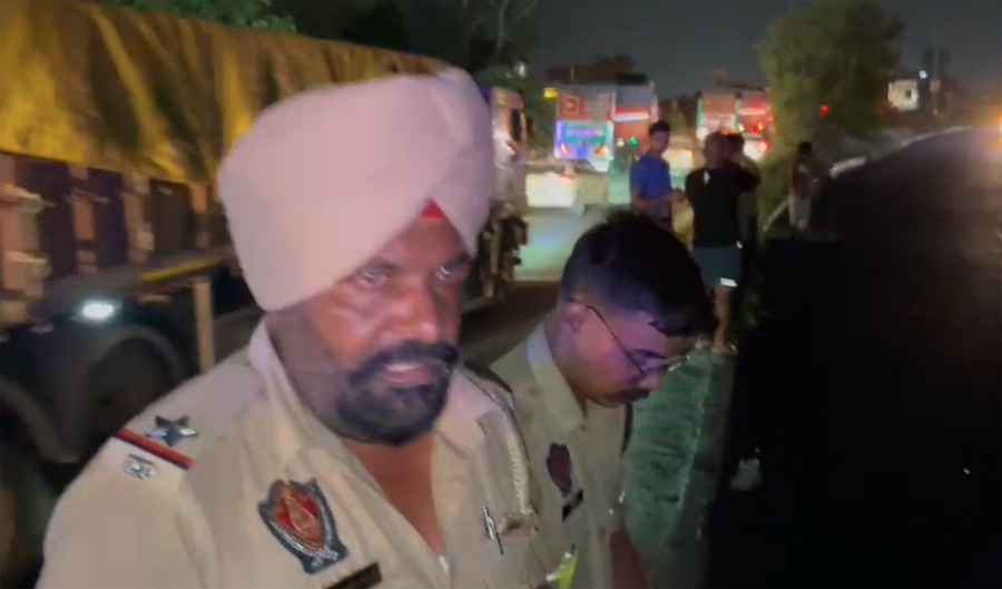 ਫਿਲੌਰ ''ਚ ਭਿਆਨਕ ਹਾਦਸਾ! ਟਰੱਕ ਹੇਠਾਂ ਜਾ ਵੜੀ ਐਕਟਿਵਾ, ਮੰਜ਼ਰ ਵੇਖ ਸਹਿਮੇ ਲੋਕ