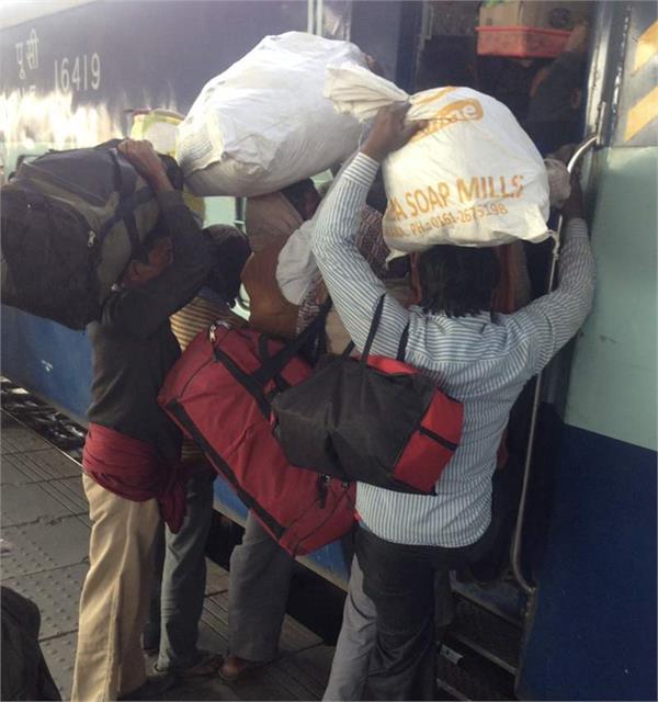 trains continue to be delayed