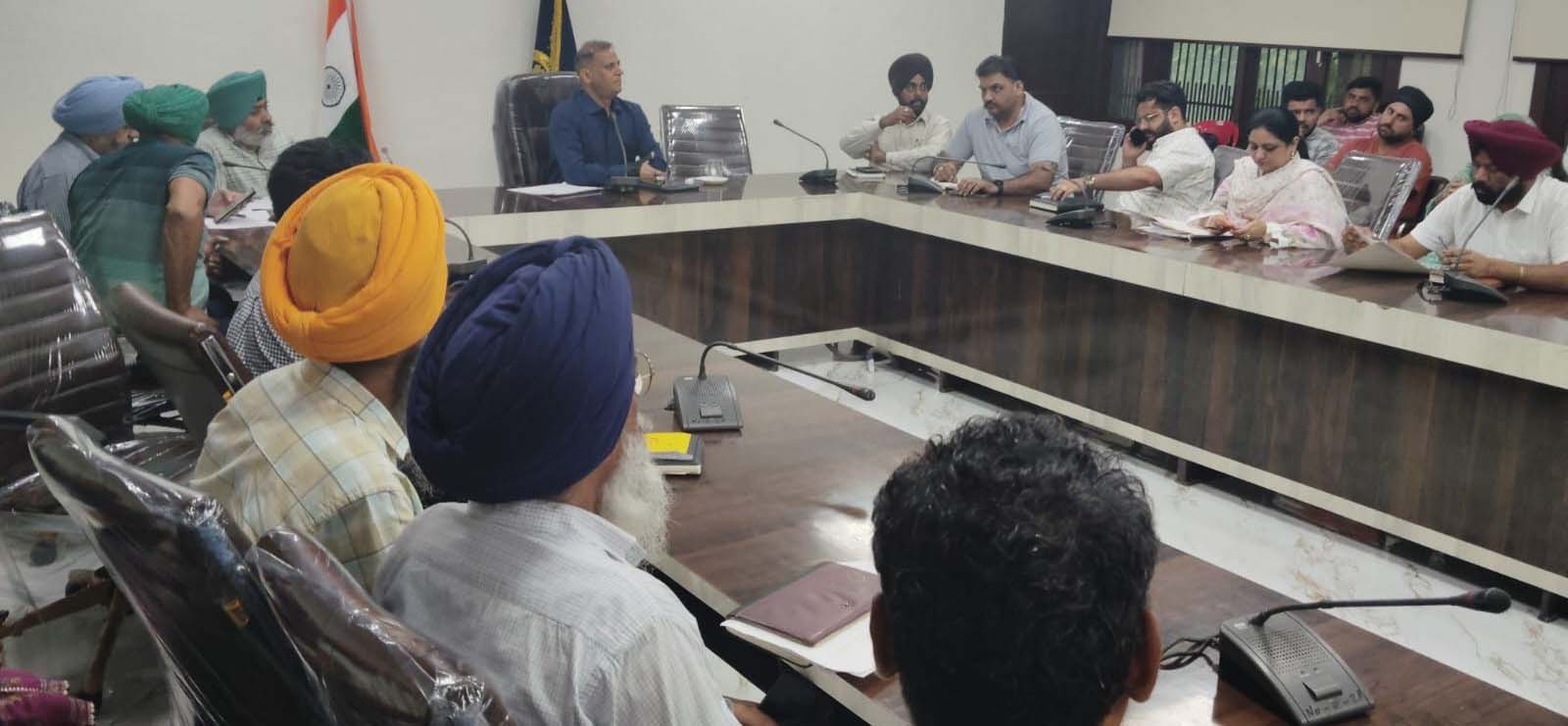 ਅੰਮ੍ਰਿਤਸਰ ਦੇ ਪਿੰਡਾਂ ਨੂੰ ਮਿਲੇਗੀ ਵੱਡੀ ਸਹੂਲਤ, ADC ਵੱਲੋਂ ਅਧਿਕਾਰੀਆਂ ਨੂੰ ਤੁਰੰਤ ਕਦਮ ਚੁੱਕਣ ਦੀਆਂ ਹਦਾਇਤਾਂ