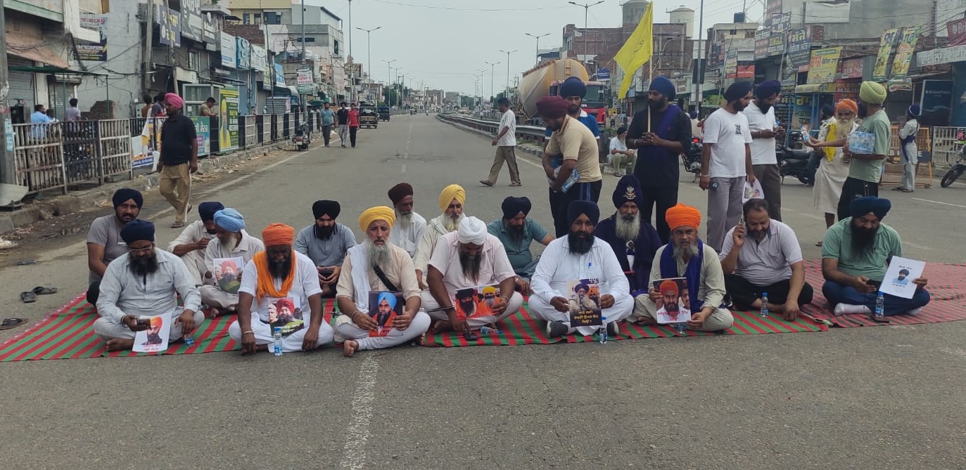 ਕੌਮੀ ਇਨਸਾਫ਼ ਮੋਰਚੇ ਵੱਲੋਂ ਅੱਜ ਪੰਜਾਬ ਬੰਦ ਦੇ ਸੱਦੇ ਨੂੰ ਭਵਾਨੀਗੜ੍ਹ ਸ਼ਹਿਰ ਵਿਚ ਭਰਵਾਂ ਹੁੰਗਾਰਾ