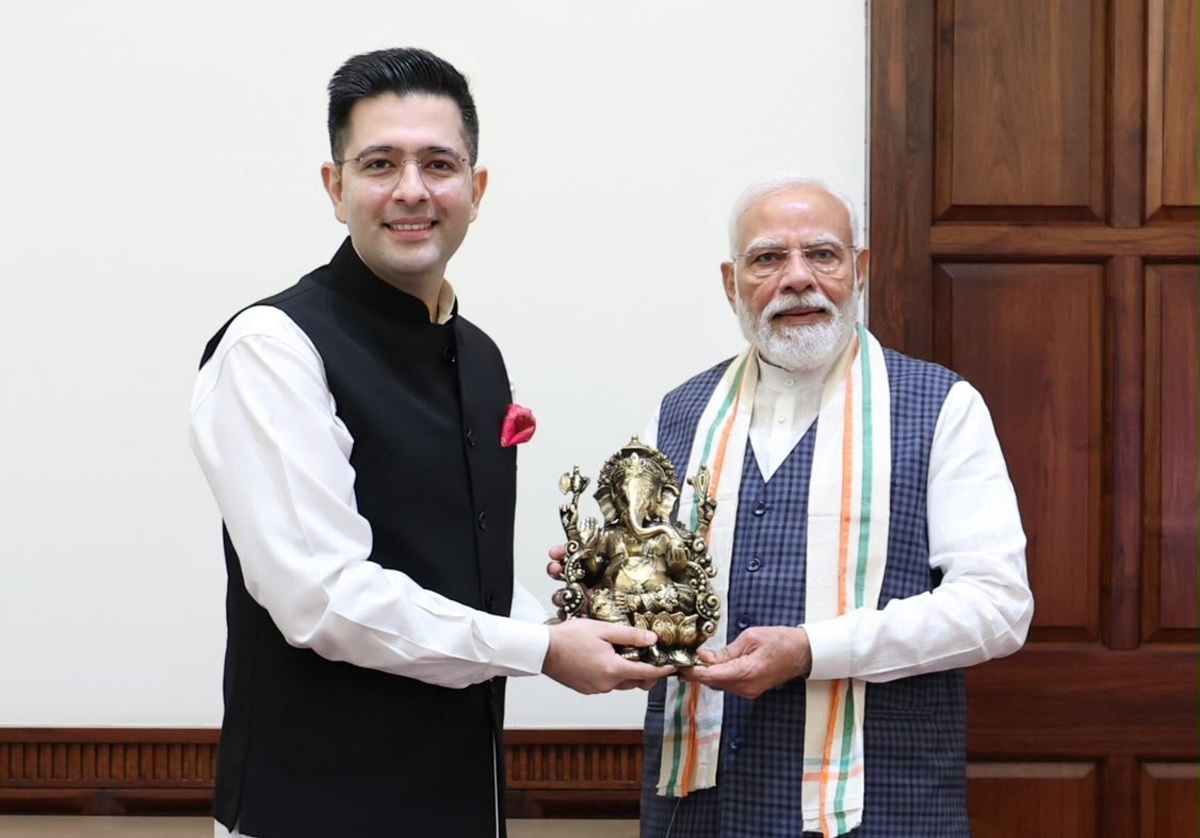 ਰਾਘਵ ਚੱਢਾ ਨੇ PM ਮੋਦੀ ਨਾਲ ਕੀਤੀ ਮੁਲਾਕਾਤ, ਸੋਸ਼ਲ ਮੀਡੀਆ ''ਤੇ ਤਸਵੀਰਾਂ ਕੀਤੀਆਂ ਸਾਂਝੀਆਂ