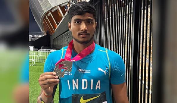 ashish yadav wins silver medal in javelin throw
