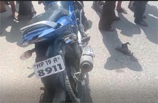 horrific road accident on talwara una road  one dead