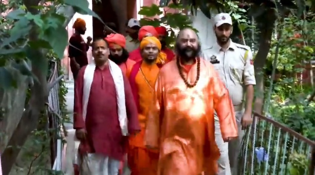 ਸ਼੍ਰੀ ਅਮਰਨਾਥ ਜੀ ਯਾਤਰਾ: ਪਵਿੱਤਰ ਛੜੀ ਮੁਬਾਰਕ ਦਾ ਅਤਿੰਮ ਪੜਾਅ ਸ਼ੁਰੂ, ਅਨੰਤਨਾਗ ਹੋਇਆ ਨਿੱਘਾ ਸਵਾਗਤ