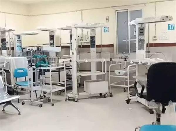 fire in chhindwara district hospital nicu  one newborn dies