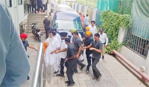 sukhbir badal attack akali dal