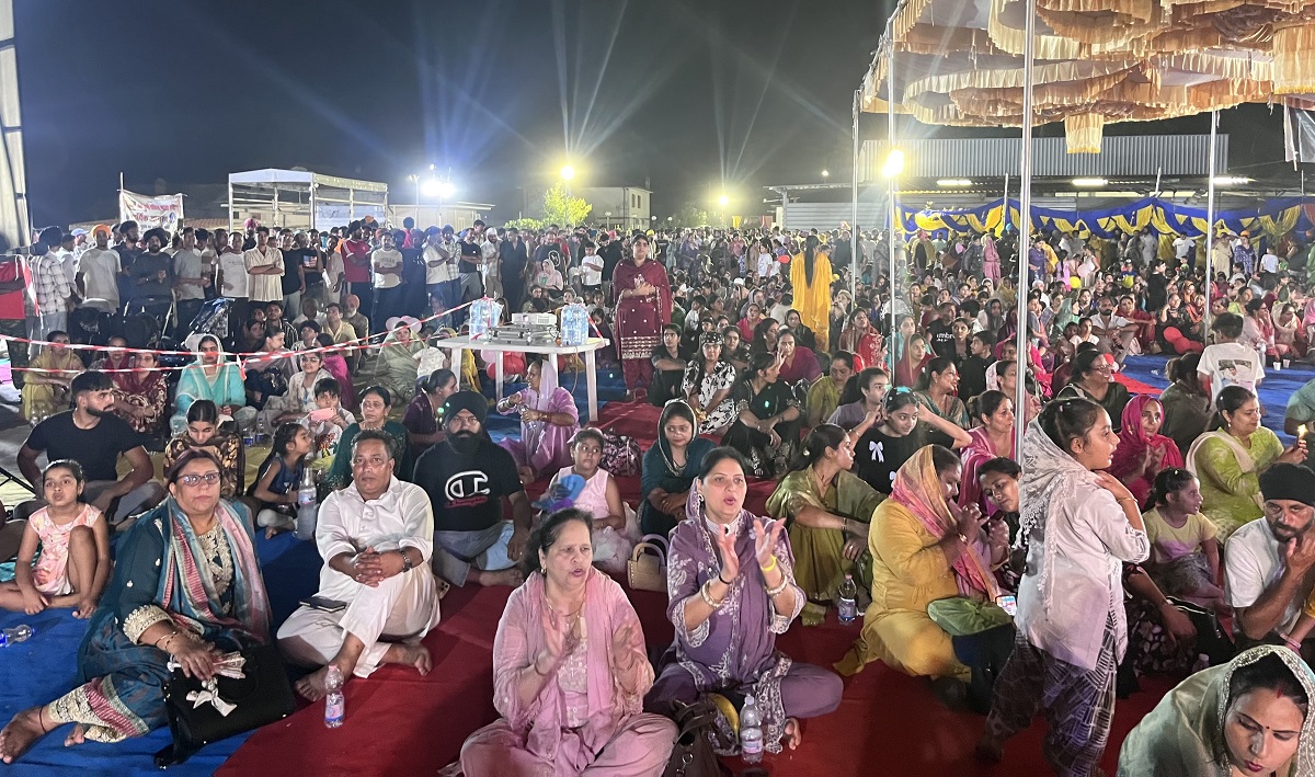 10ਵਾਂ ਵਿਸ਼ਾਲ ਮਾਂ ਭਗਵਤੀ ਜਾਗਰਣ ਸ਼ਾਨੋ ਸੌਕਤ ਨਾਲ ਆਯੋਜਿਤ, ਸ਼ਰਧਾਲੂਆਂ ਨੇ ਭਗਤੀ ''ਚ ਝ੍ਹੂਮਦਿਆਂ ਭਰੀ ਹਾਜ਼ਰੀ