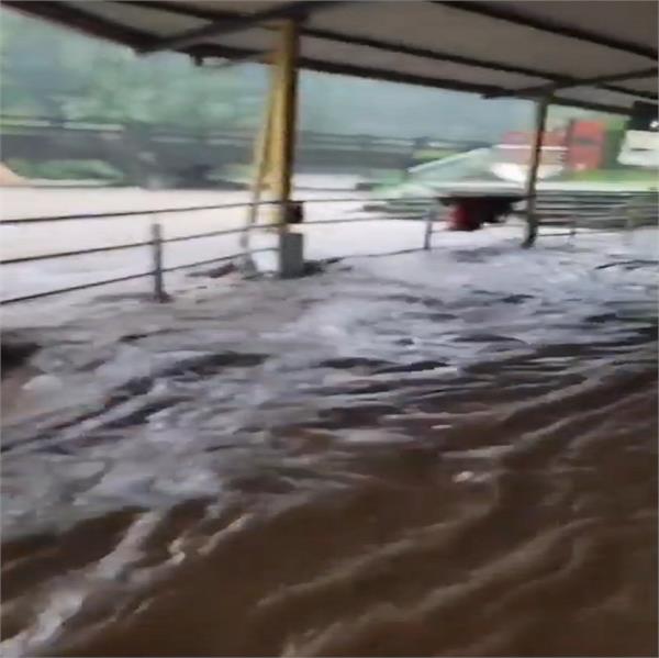 kannur  heavy rain  landslide