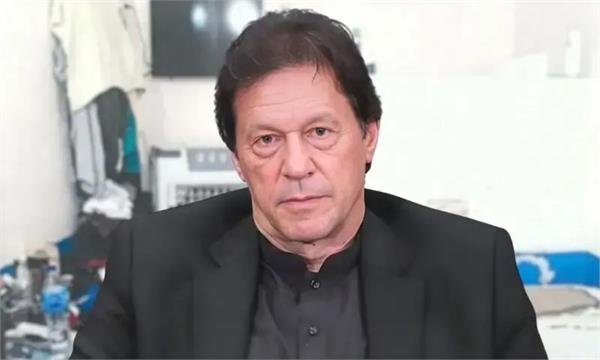 imran khan met his sister and wife