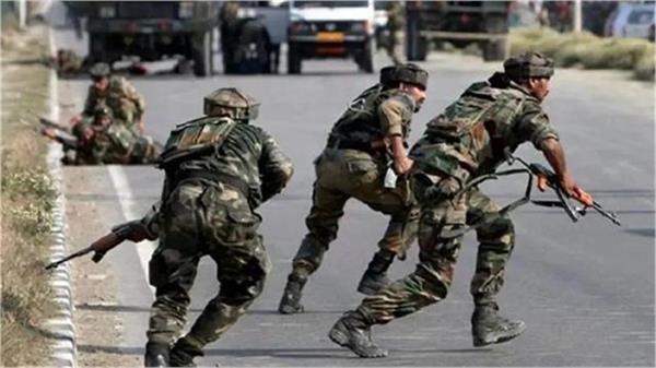 manipur  two groups  crpf jawan injured