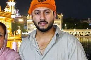 pukhraj bhalla paid obeisance at sri harmandir sahib