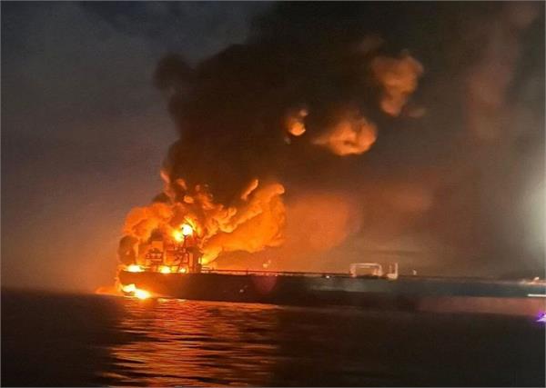 oil tanker in strait of hormuz