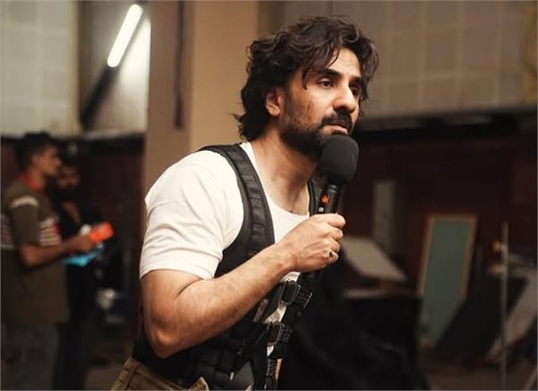vir das wraps up shooting for his second directorial venture   bara number  