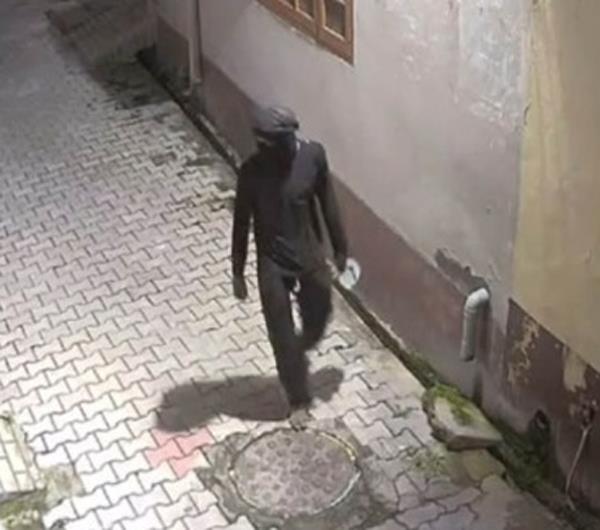masked thief roaming around tanda udmur and ahiyapur