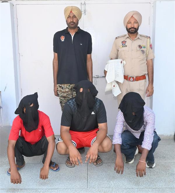 heroin and glock pistol  smuggler arrested