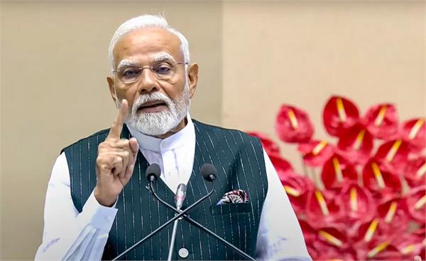 space  india  daughters  dreams  pm modi