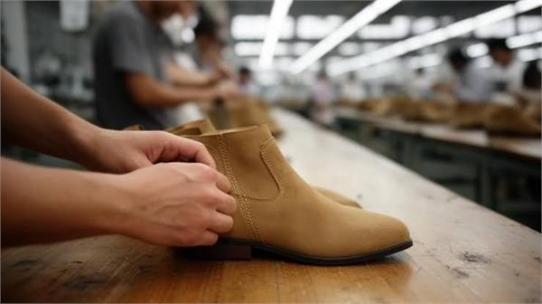 manufacturing pmi falls