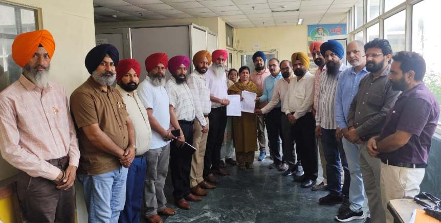 ਮੰਗਾਂ ਨੂੰ ਲੈ ਕੇ ਅਧਿਆਪਕਾਂ ਨੇ ਖੋਲ੍ਹਿਆ ਮੋਰਚਾ, 27 ਨੂੰ ਸਮੂਹਿਕ ਛੁੱਟੀ ’ਤੇ ਜਾਣ ਦਾ ਐਲਾਨ
