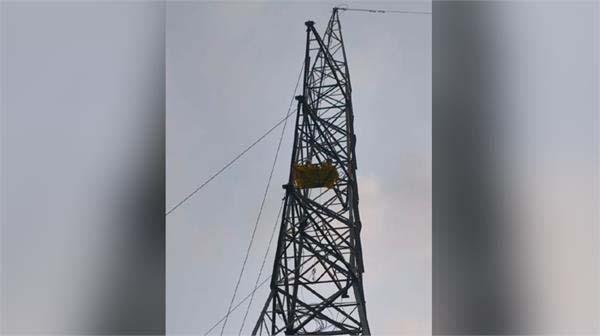 elderly man climbed high tower for 93 hours refuses to meet with administration