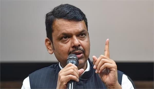 devendra fadnavis  snake  girl students  death  school license