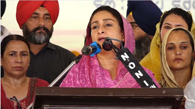 ਰੈਲੀ ''ਚ ਭਾਵੁਕ ਹੋਏ ਹਰਸਿਮਰਤ ਬਾਦਲ, ਅੱਜ ਮੇਰੀ ਜਗ੍ਹਾ ''ਤੇ ਸੁਖਬੀਰ ਬਾਦਲ ਨੇ ਆਉਣਾ ਸੀ ਪਰ...