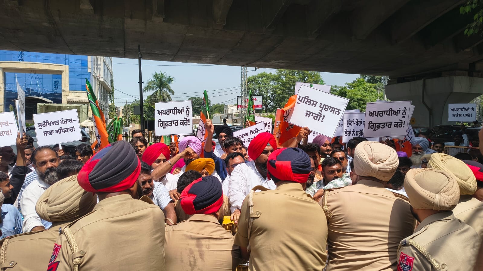 ਭਾਜਪਾ ਵੱਲੋਂ ਪੁਲਸ ਕਮਿਸ਼ਨਰ ਦਫ਼ਤਰ ਲੁਧਿਆਣਾ ਦਾ ਘਿਰਾਓ