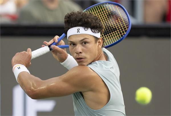 shelton reaches canadian open quarterfinals