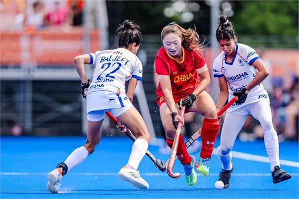 indian women  s hockey team draws 2 2 with china