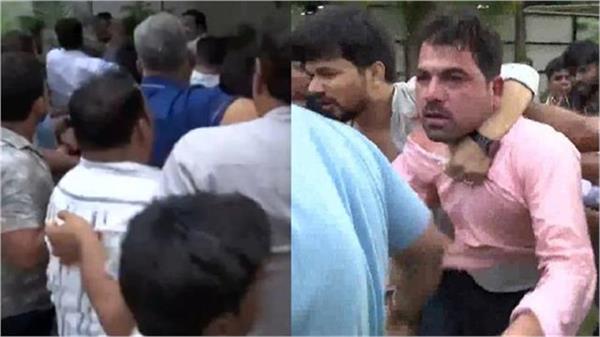 uproar in pappu yadav press conference