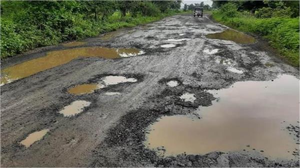 compromise on quality in the construction of roads and flyovers