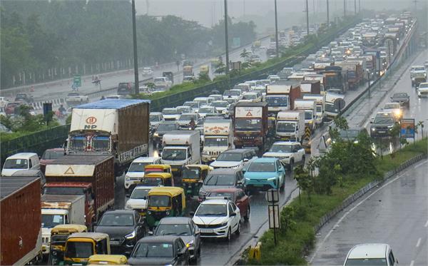 disaster due to rain heavy rain alert in delhi ncr
