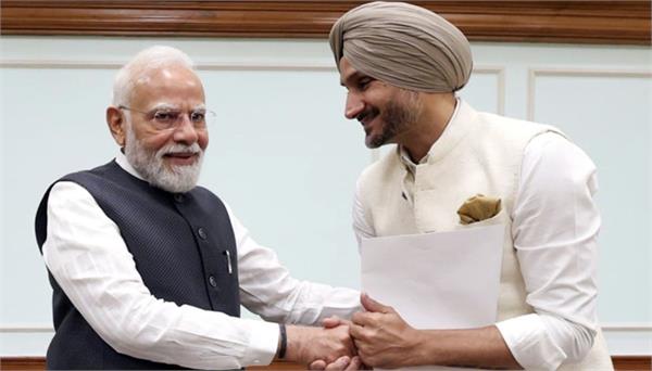 harbhajan singh meets pm modi
