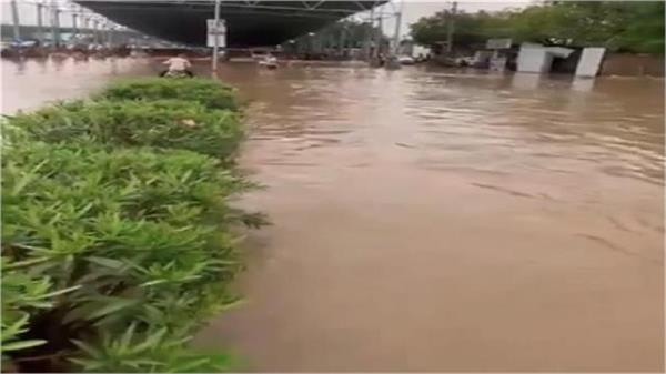 underpass submerged after 20 minutes of rain
