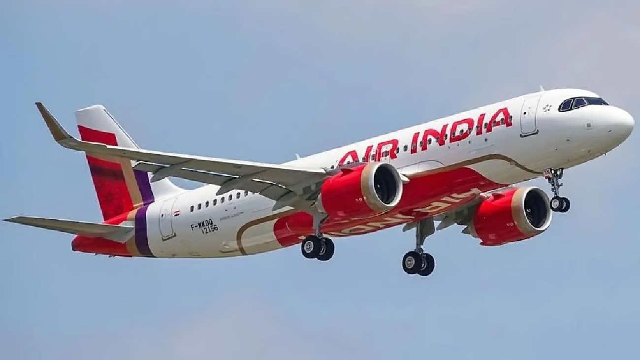 ਸਾਊਦੀ ਤੋਂ ਦਿੱਲੀ ਆ ਰਹੀ Air India ਦੀ ਫਲਾਈਟ ''ਚ ਬੰਬ ਦੀ ਧਮਕੀ, ਅਹਿਮਦਾਬਾਦ ''ਚ ਕਰਵਾਈ ਐਮਰਜੈਂਸੀ ਲੈਂਡਿੰਗ