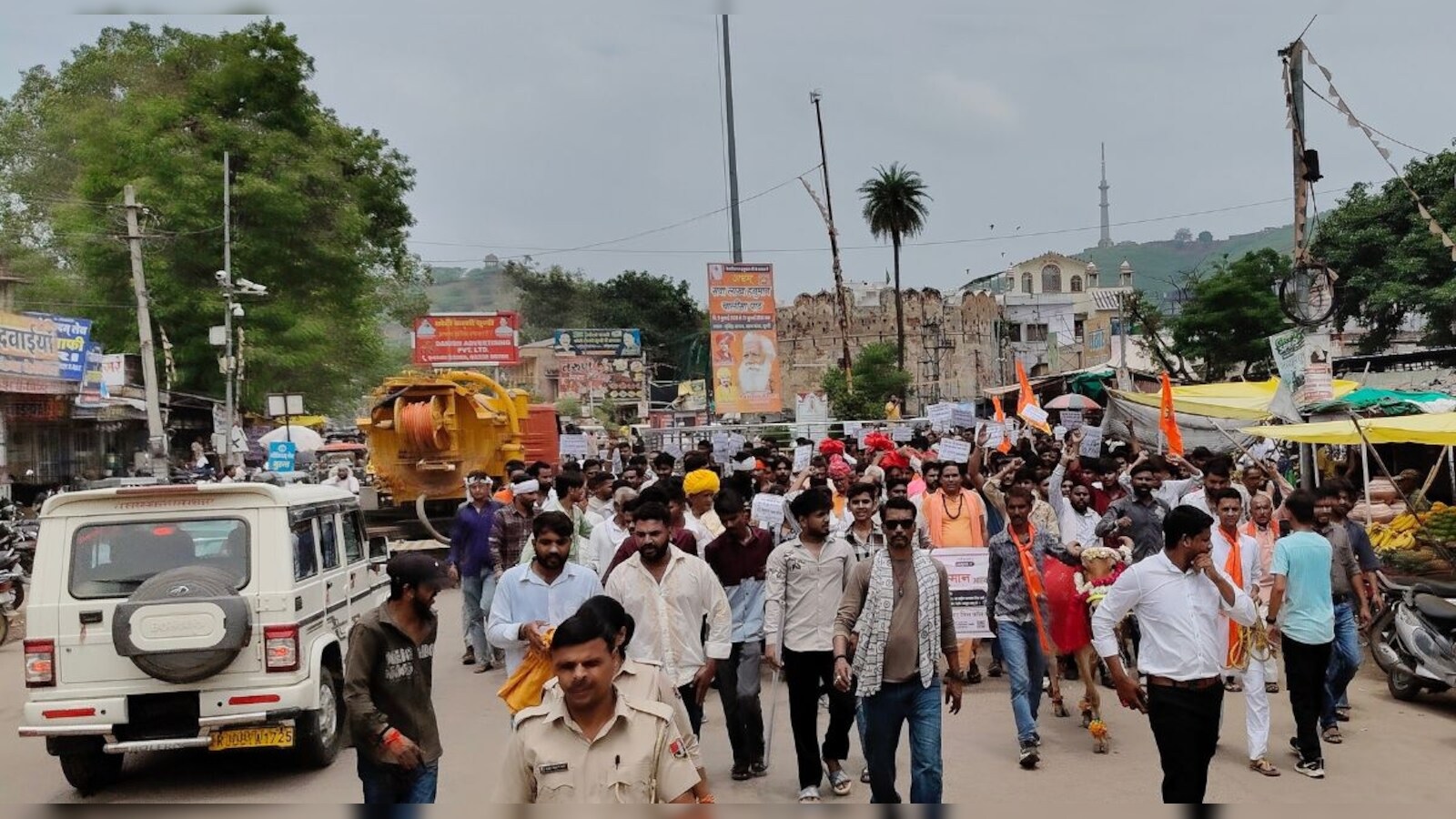 UGC ਦੇ ਵਿਰੋਧ ’ਚ ਪ੍ਰਦਰਸ਼ਨਕਾਰੀਆਂ ਤੇ ਪੁਲਸ ਵਿਚਾਲੇ ਝੜਪ, ਹਾਈਵੇਅ ’ਤੇ ਪੜ੍ਹੀ ਹਨੂੰਮਾਨ ਚਾਲੀਸਾ