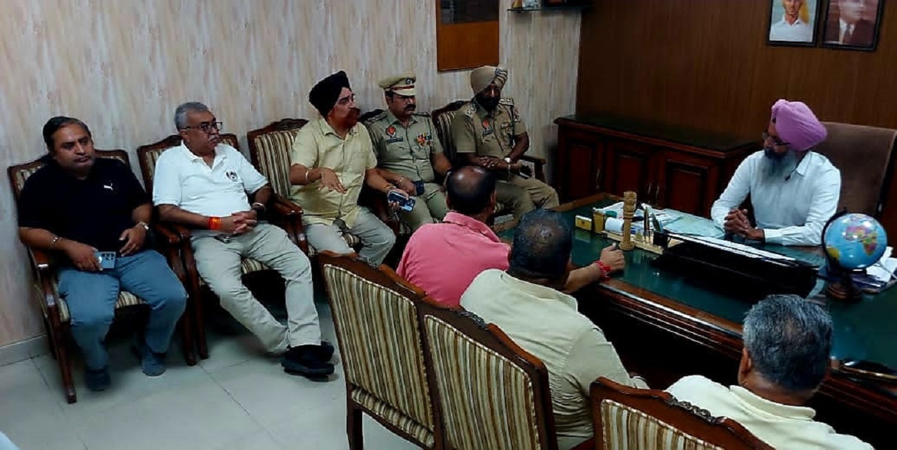 ਨਵੀਂ ਸਬਜ਼ੀ ਮੰਡੀ ਮਕਸੂਦਾਂ ਵਿਵਾਦ: ਇਕ ਹੀ ਦਿਨ ''ਚ 3-3 ਮੀਟਿੰਗਾਂ, ਨਵੇਂ ਬਣੇ ਫੜ੍ਹ ’ਤੇ ਪੁਲਸ ਤਾਇਨਾਤ