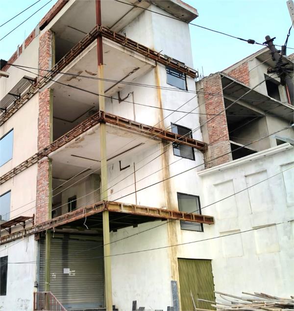 controversial building in sant nagar sealed again