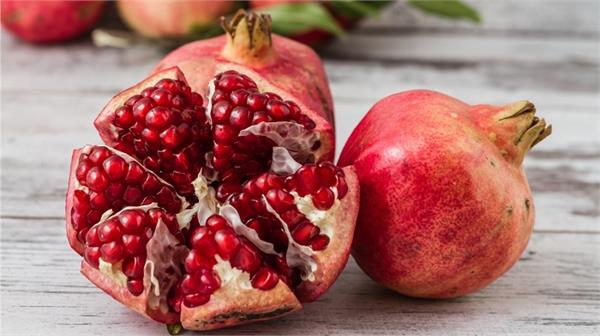 benefits of consuming pomegranate seeds and juice