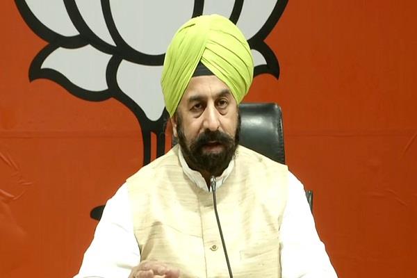 bjp leader rp singh raises questions regarding police security