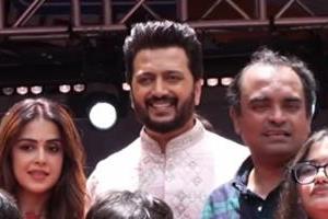 riteish genelia and jatinder attend dahi handi festival
