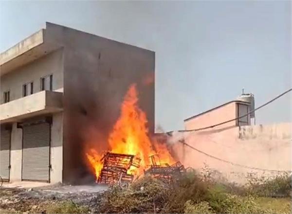 fire breaks out in power lines  electricity supply to three villages disrupted