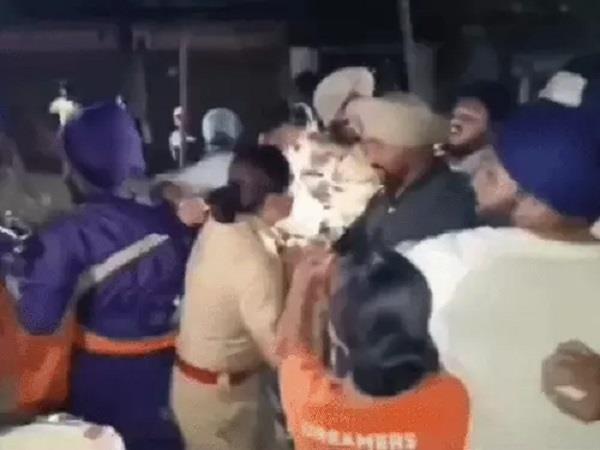 clash between nihang singhs in amritsar