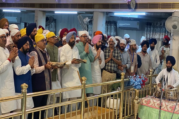 ਕੇਂਦਰੀ ਮੰਤਰੀ ਸ਼ਿਵਰਾਜ ਚੌਹਾਨ ਸ੍ਰੀ ਦਮਦਮਾ ਸਾਹਿਬ ਵਿਖੇ ਨਤਮਸਤਕ, ਪੰਜਾਬ ਦੇ ਭਲੇ ਦੀ ਕੀਤੀ ਅਰਦਾਸ