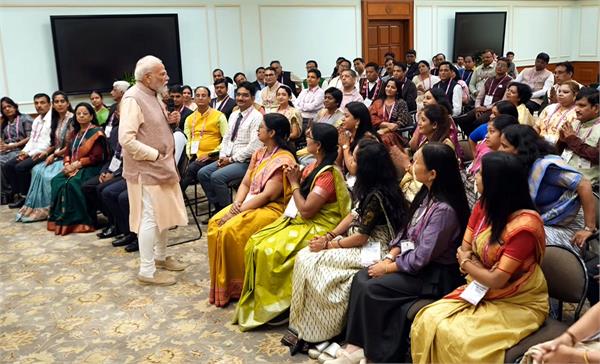 narendra modi teachers day students screen time video