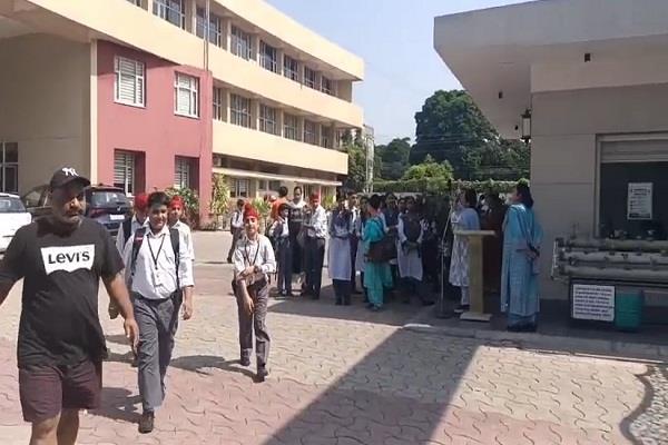 school in mohali closed early