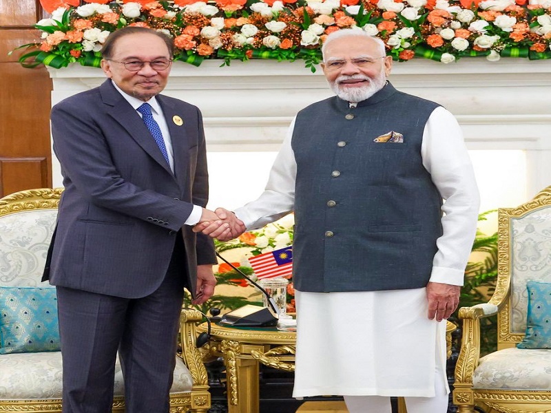 PM ਮੋਦੀ ਨੇ ਮਲੇਸ਼ੀਆ ਦੇ ਪ੍ਰਧਾਨ ਮੰਤਰੀ ਅਨਵਰ ਇਬਰਾਹਿਮ ਨਾਲ ਕੀਤੀ ਗੱਲਬਾਤ