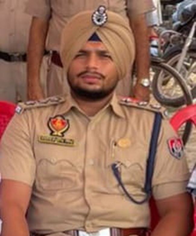 ਪੰਜਾਬ ਪੁਲਸ ਦਾ DSP ਬਣ ਕੇ ਕੁੜੀ ਨਾਲ ਗਲਤ ਕੰਮ ਕਰਨ ਵਾਲਾ ਗ੍ਰਿਫ਼ਤਾਰ