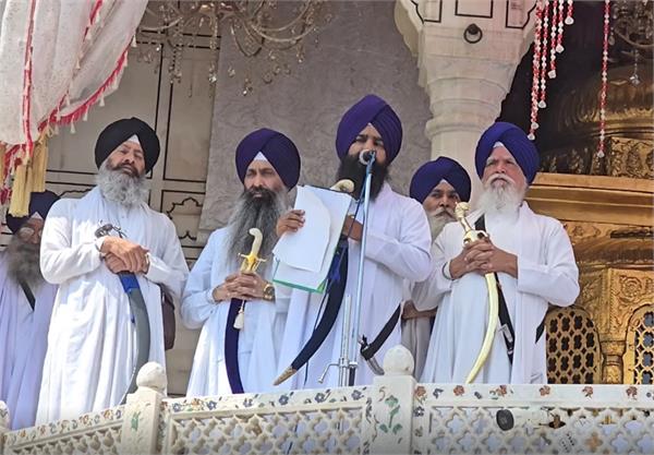 sgpc member amarjit singh chawla and granthi malkit singh from the panth